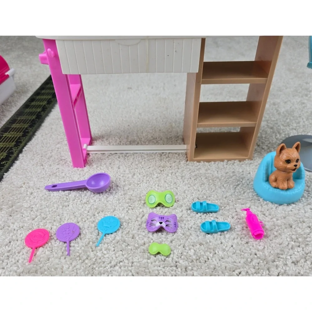 Barbie Face Mask Spa Day Playset GJR84 Multicolor Vanity Chair Puppy Accessories